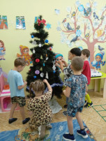 Новогодние хлопоты Новогодние хлопоты.